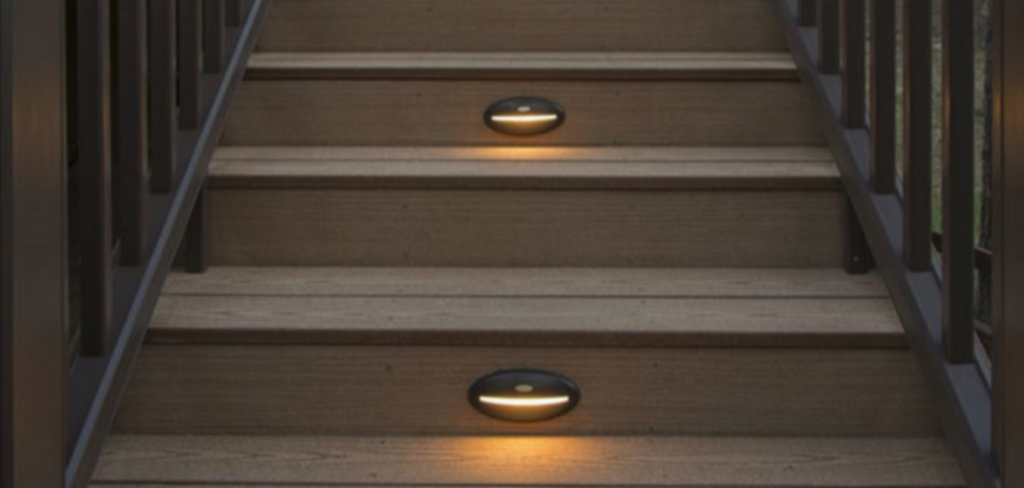 deck stairs with built-in lighting-1