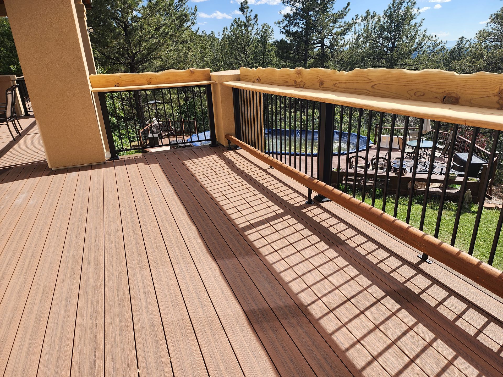 monotone deck with counter railing